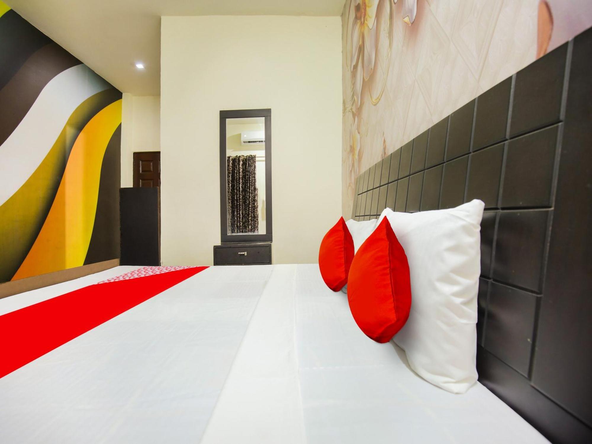 Oyo Flagship Hotel Le Aley Regency Ludhiana Exterior photo