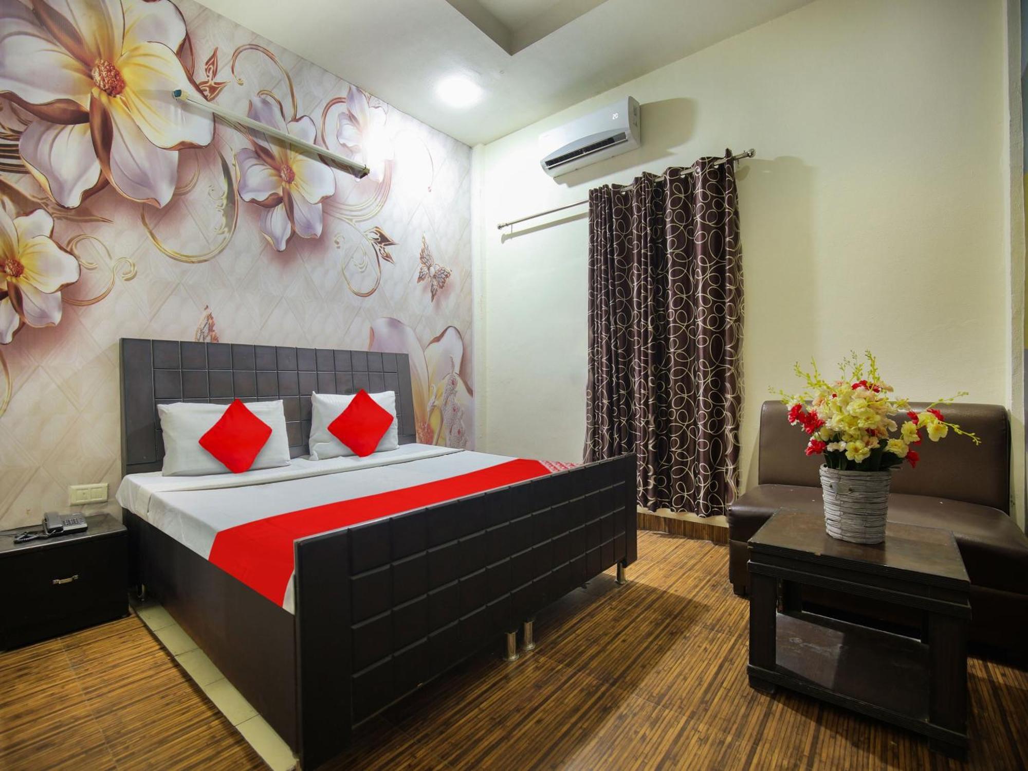 Oyo Flagship Hotel Le Aley Regency Ludhiana Exterior photo