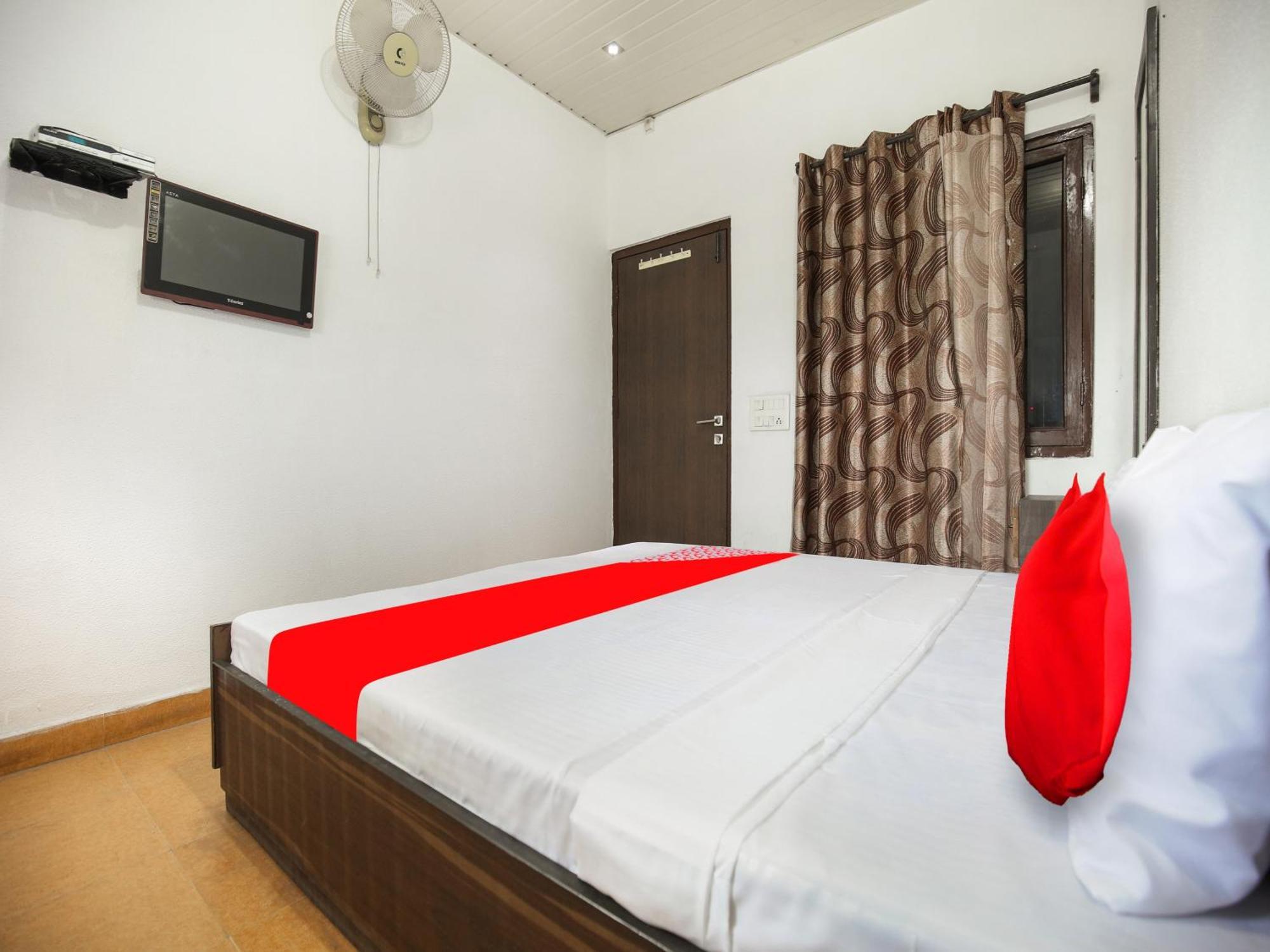 Oyo Flagship Hotel Le Aley Regency Ludhiana Exterior photo